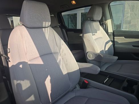 Used 2018 Honda Odyssey EX image 30