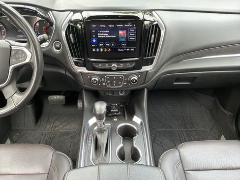 Used 2022 Chevrolet Traverse High Country w/ LPO, 'HIT The Road' Package AWD/4WD image 30