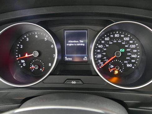 Used 2018 Volkswagen Tiguan SE AWD/4WD image 15