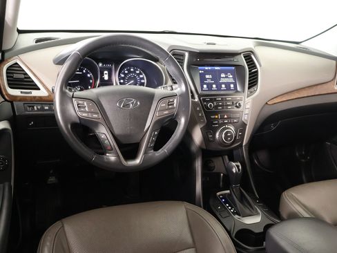 Used 2017 Hyundai Santa Fe Limited image 2