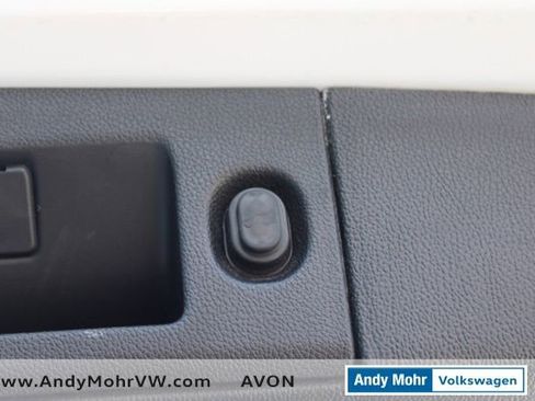 Used 2018 GMC Yukon SLT image 13