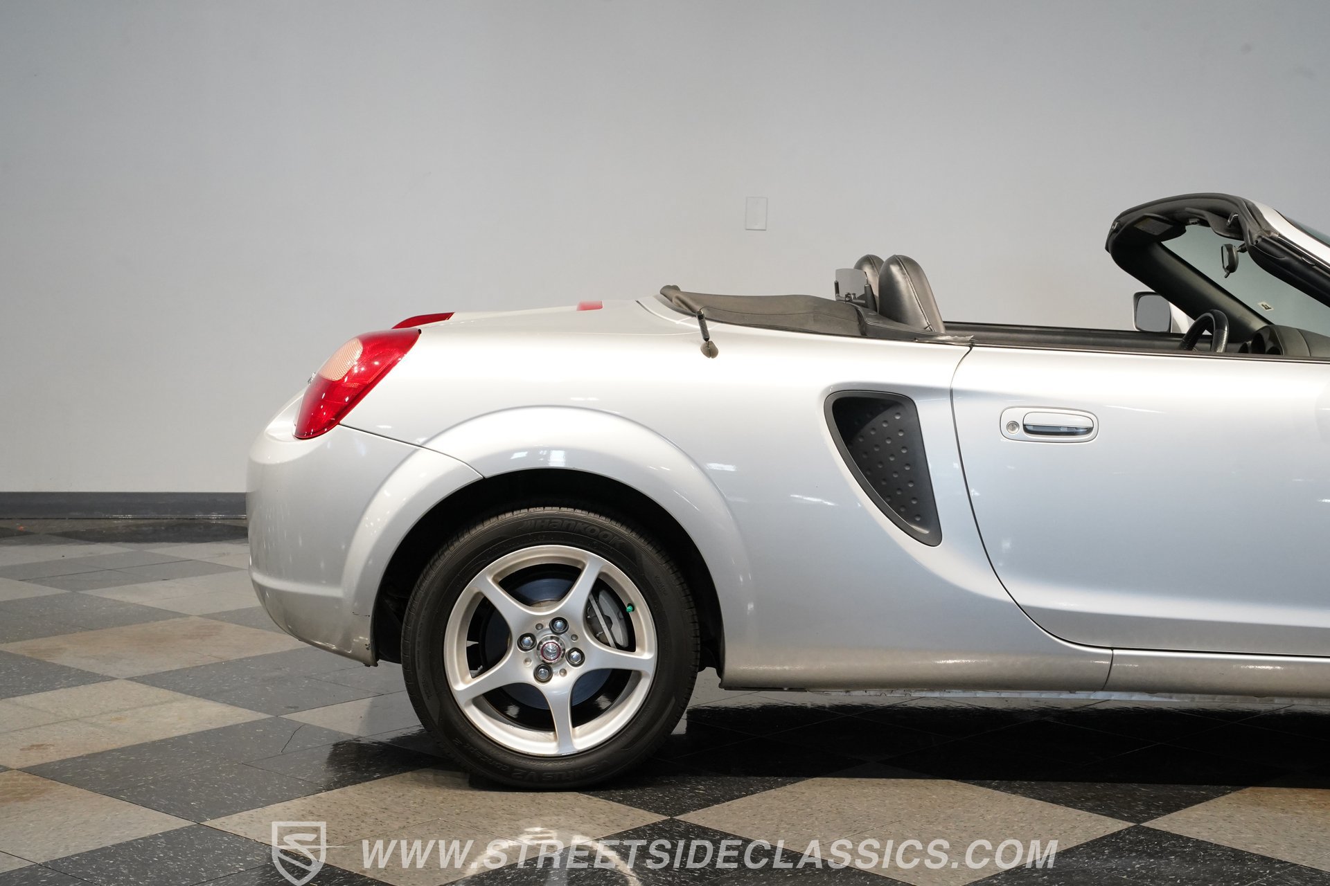 Used 2001 Toyota MR2 RWD image 30