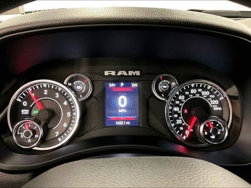 Used 2024 RAM 2500 Tradesman w/ Chrome Appearance Group image 29