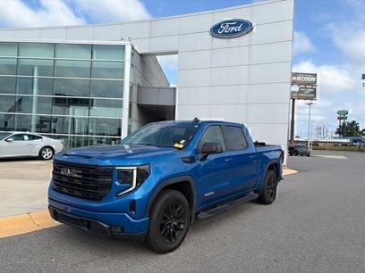 Used 2022 GMC Sierra 1500 Elevation w/ LPO, Elevation Black Package