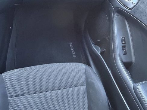 Used 2018 Kia Forte LX image 16