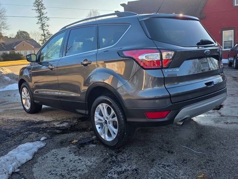 Used 2018 Ford Escape SE image 4
