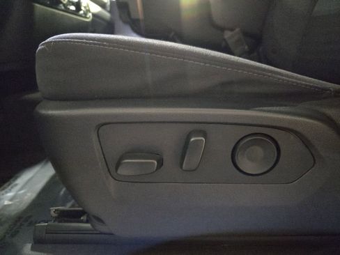 Used 2025 Chevrolet Silverado 1500 LT image 27