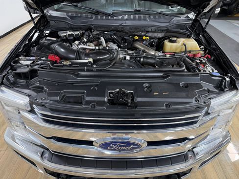 Used 2019 Ford F350 Lariat w/ Lariat Ultimate Package AWD/4WD image 11