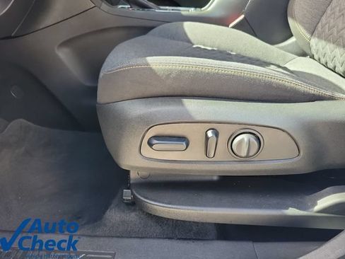 Used 2024 Chevrolet Equinox LT FWD image 24