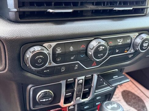 Used 2025 Jeep Wrangler Unlimited Sport AWD/4WD image 22