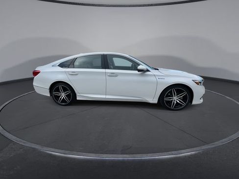 Used 2022 Honda Accord Touring image 9