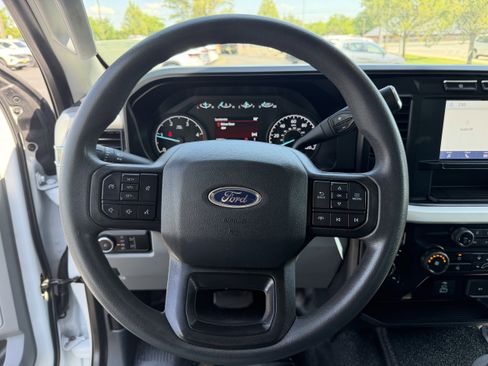 Used 2024 Ford F350 XLT AWD/4WD image 13