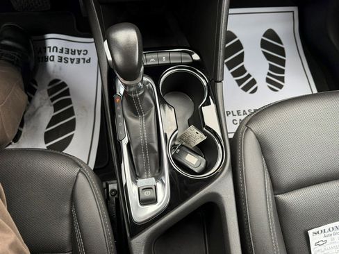 Certified 2024 Buick Encore GX Sport Touring image 16