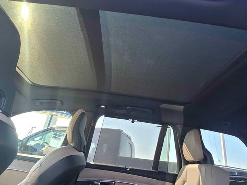 Used 2025 Volvo XC90 T8 Ultra w/ Protection Package Premier image 13