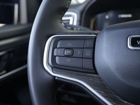 Used 2023 Jeep Wagoneer L Series II image 44