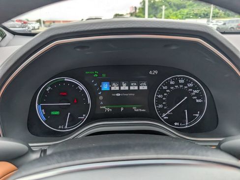Used 2021 Toyota Avalon Limited w/ Advanced Safety Package FWD image 18