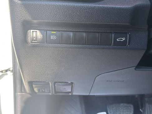 Used 2023 Toyota RAV4 XLE Premium image 23