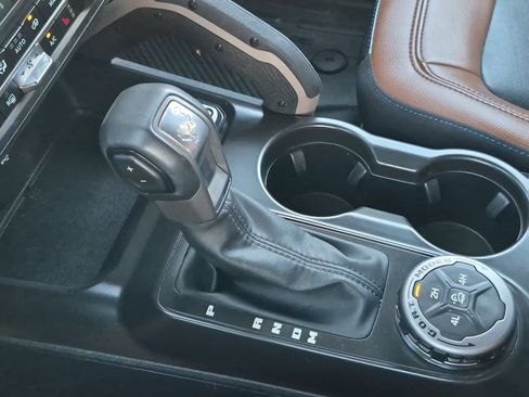 Used 2024 Ford Bronco Outer Banks AWD/4WD image 31