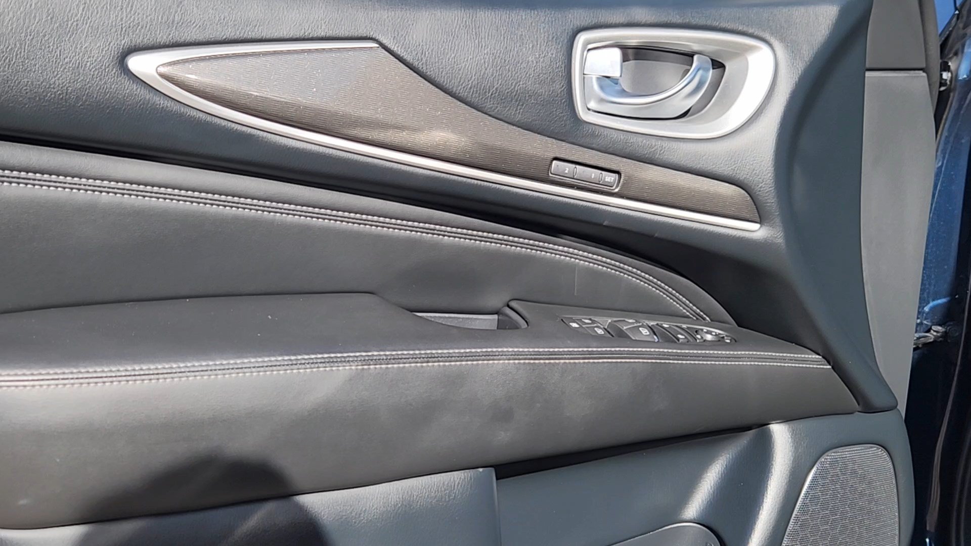 Used 2020 INFINITI QX60 Luxe w/ Essential Package AWD/4WD image 23
