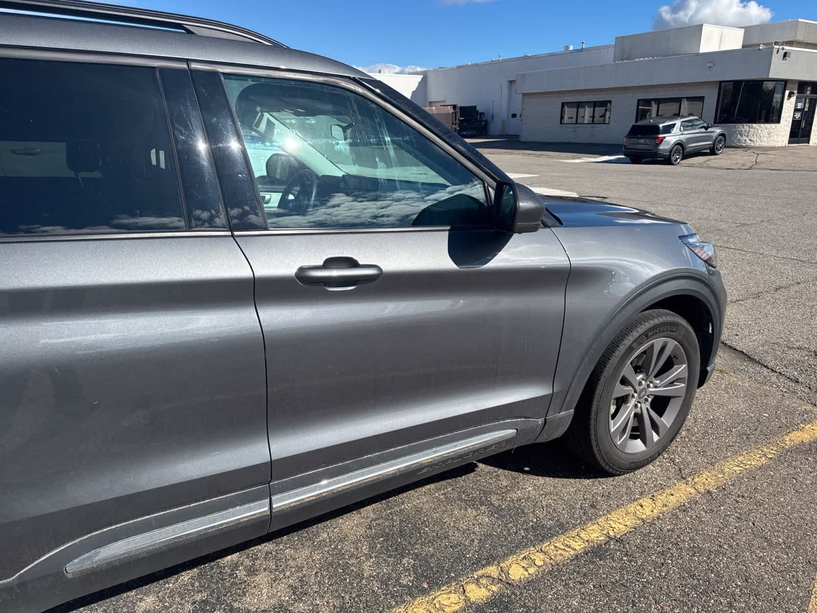 Used 2025 Ford Explorer Active w/ Active Comfort Package AWD/4WD image 11