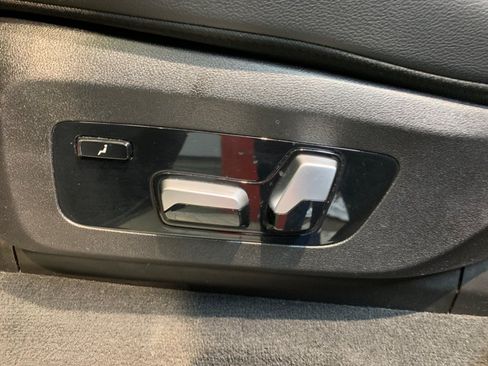 Used 2022 BMW X7 xDrive40i w/ M Sport Package AWD/4WD image 72
