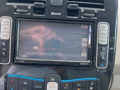 Used 2012 Nissan Leaf SV image 14