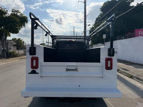 Used 2019 Ford F250 XL w/ Power Equipment Group RWD image 4