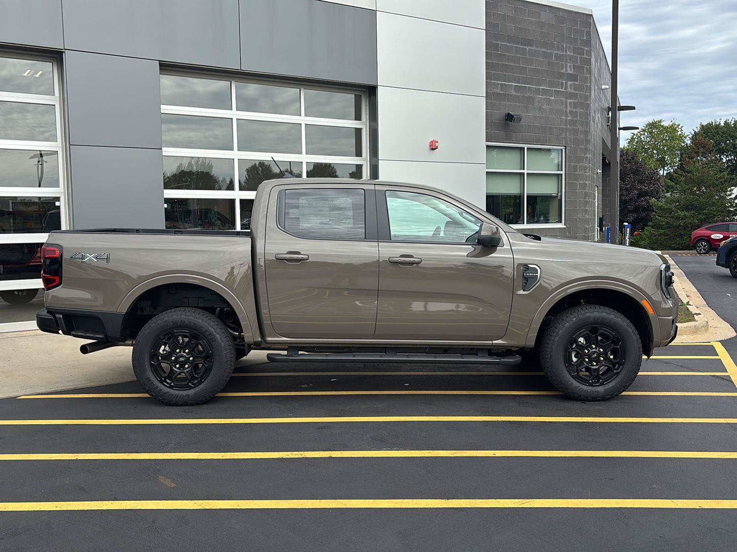 New 2026 Ford Ranger Lariat w/ Black Appearance Package AWD/4WD image 5