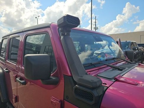 Used 2024 Jeep Wrangler Unlimited Sport AWD/4WD image 10