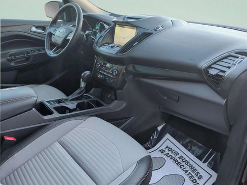 Used 2017 Ford Escape Titanium image 35
