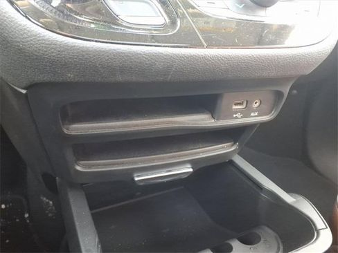 Used 2019 Chrysler Pacifica Limited w/ Advanced Safetytec Group image 18