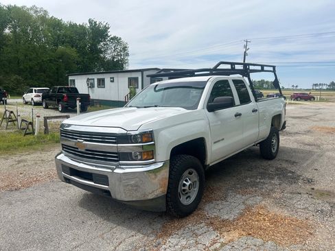 Used 2015 Chevrolet Silverado 2500 W/T w/ WT Convenience Package RWD image 3