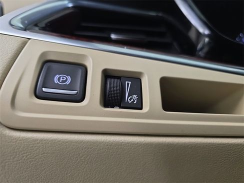 Used 2018 Cadillac XT5 Luxury image 28