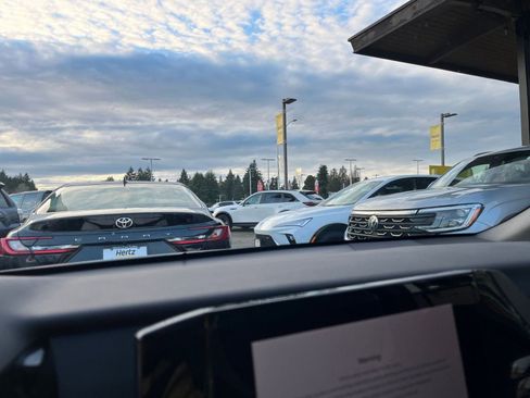 Used 2025 Toyota Camry LE image 17