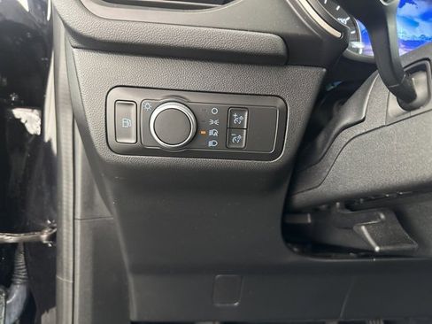 Used 2021 Ford Escape SE image 13