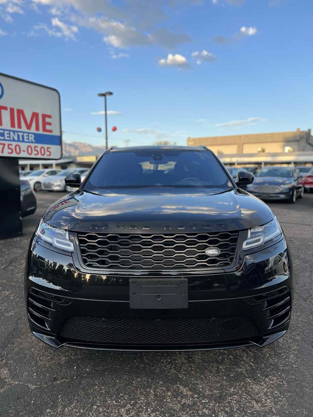 Used 2019 Land Rover Range Rover Velar R-Dynamic SE AWD/4WD image 2