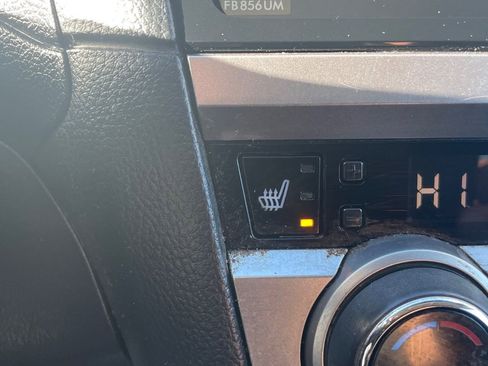 Used 2017 Subaru Legacy 2.5i Premium image 17