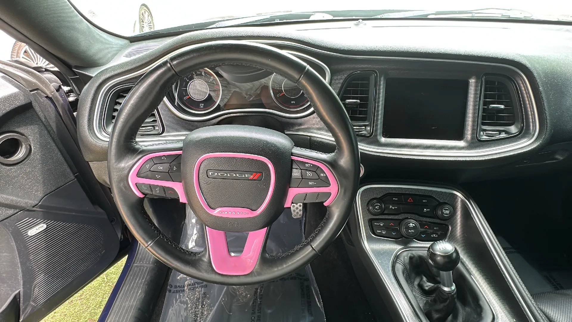 Used 2015 Dodge Challenger R/T Plus RWD image 17