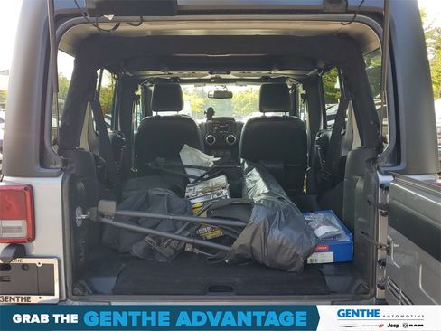 Used 2016 Jeep Wrangler Unlimited Sahara w/ Connectivity Group image 19