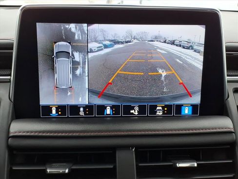 Used 2021 Chevrolet Suburban RST w/ Luxury Package image 23