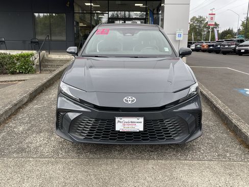 Certified 2025 Toyota Camry SE FWD image 3