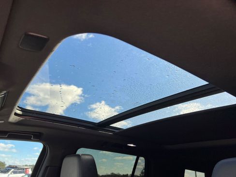 Used 2023 Chevrolet Tahoe Z71 w/ Luxury Package image 33