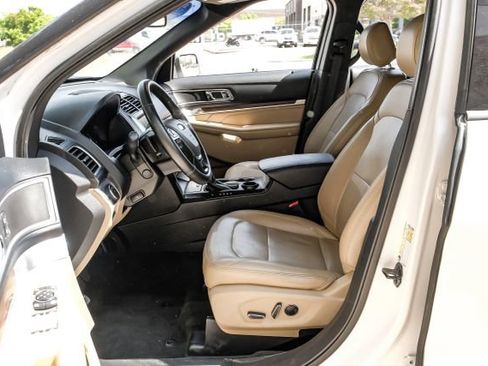 Used 2016 Ford Explorer Limited image 4