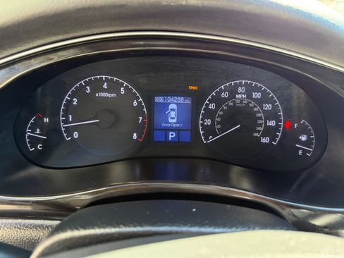 Used 2013 Hyundai Genesis 3.8 image 35