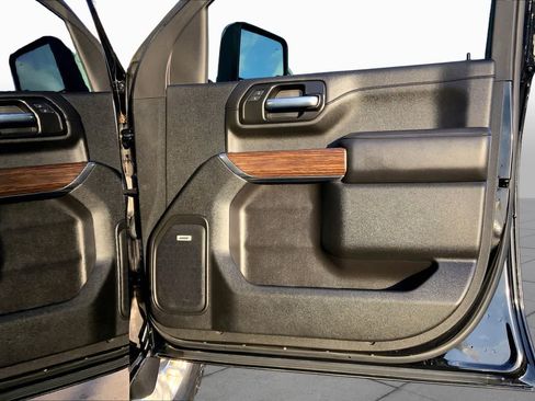 Used 2022 Chevrolet Silverado 3500 High Country w/ Technology Package AWD/4WD image 23