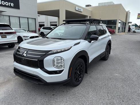 New 2026 Mitsubishi Outlander Trail Edition image 3