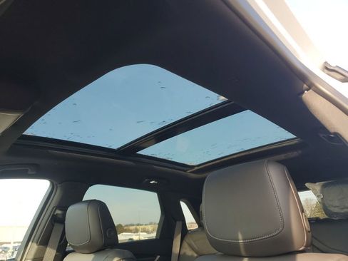 New 2025 Cadillac XT5 Premium Luxury w/ LPO, Floor Liner Package image 19