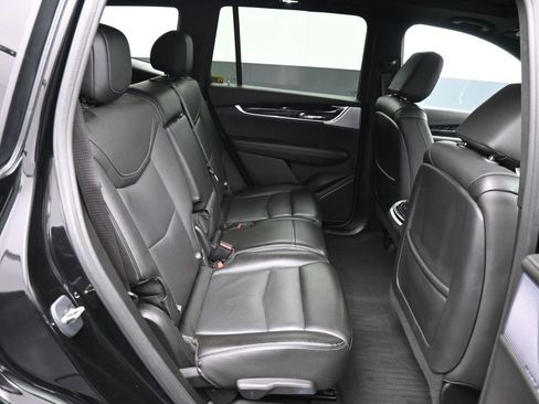 Used 2024 Cadillac XT6 Premium Luxury image 25