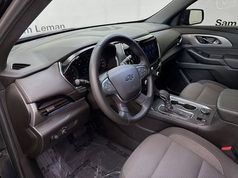 Used 2023 Chevrolet Traverse LT image 11
