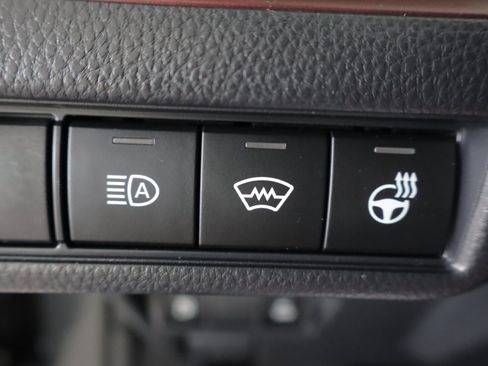 Used 2026 Toyota Prius Plug-In Hybrid FWD image 17